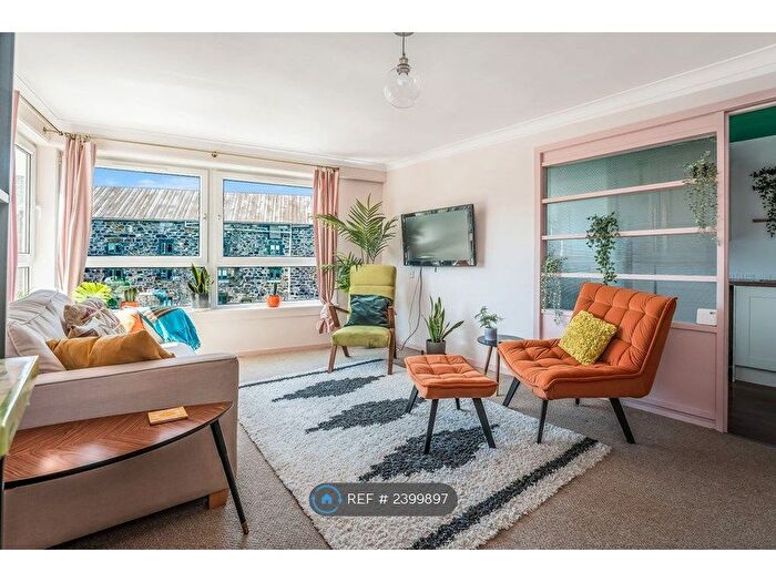 2 Bedroom Flat To Rent In Giles Street, Edinburgh, EH6