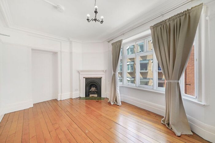 4 Bedroom Flat For Sale In Marylebone Road, NW1