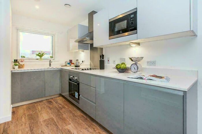 1 Bedroom Flat To Rent In Flat Empire Heights, New Cross Road, London, SE14