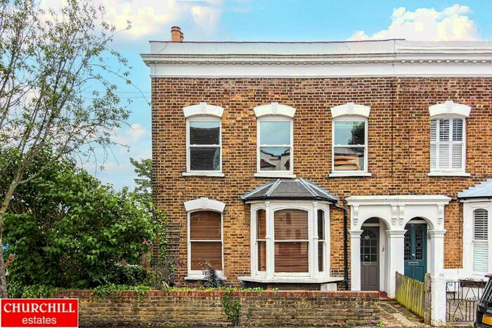 2 Bedroom Maisonette To Rent In Primrose Road, London, E18