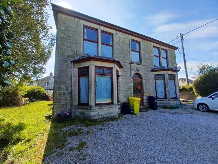 1 Bedroom Flat To Rent In Sandy Hill, St. Austell, PL25
