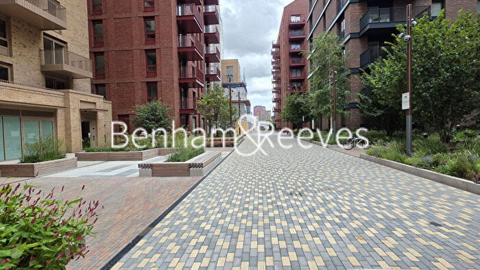 2 Bedroom Apartment To Rent In Bowline House, Hemlock Street, Poplar, E14