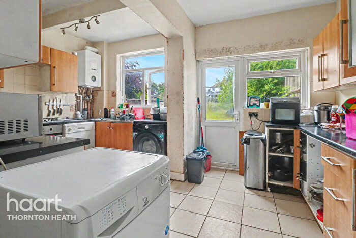 4 Bedroom Semi-Detached House For Sale In Georgia Road, Thornton Heath, CR7