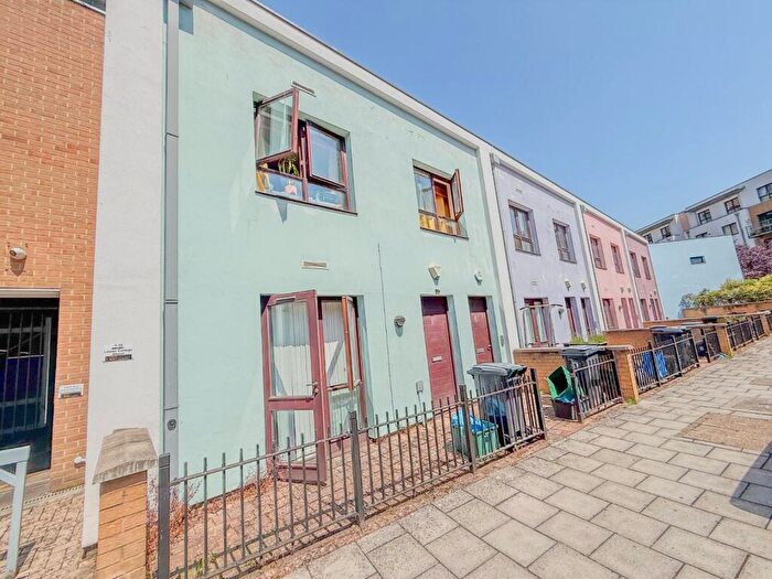 1 Bedroom Apartment To Rent In Lower College Street, Bristol City Centre, Bristol, BS1