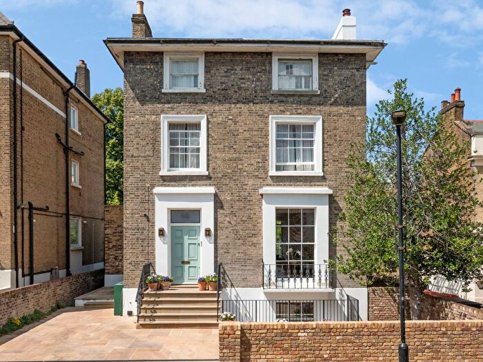3 Bedroom Detached House For Sale In Clifton Hill, London, NW8