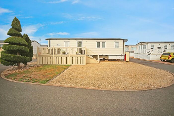 3 Bedroom Lodge For Sale In Warwick Road, Stratford-Upon-Avon, CV37