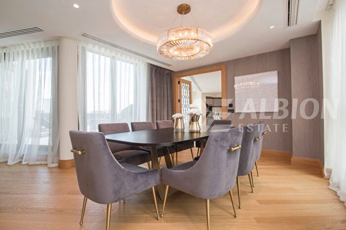 3 Bedroom Flat To Rent In Cleland House, London, SW1P