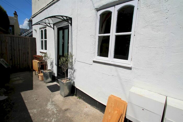 1 Bedroom Flat To Rent In Beach Avenue, Leigh-On-Sea, SS9