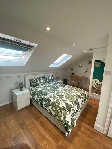 3 Bedroom Flat To Rent In Brantwood Road, London, N17