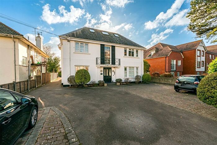 2 Bedroom Flat For Sale In Mill Road, Worthing, West Sussex, BN11