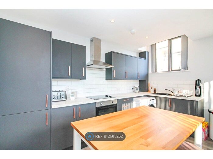 1 Bedroom Flat To Rent In Richardshaw Lane, Pudsey, LS28