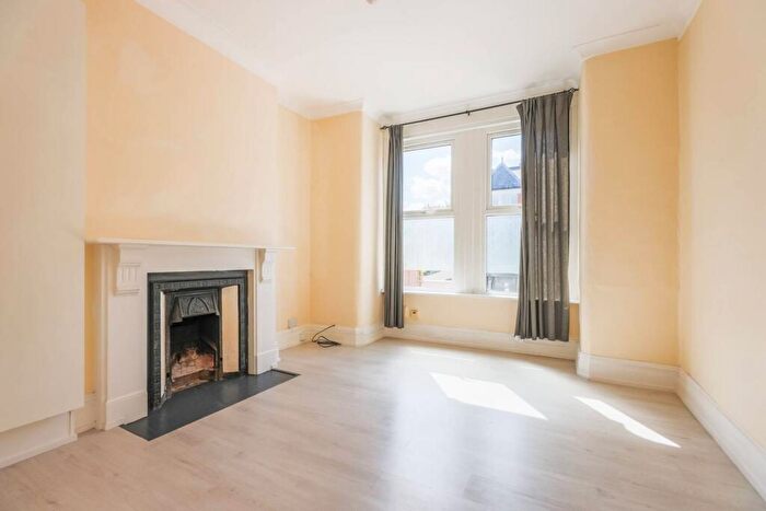 2 Bedroom Flat To Rent In Weston Park, London, Crouch End, London, N8