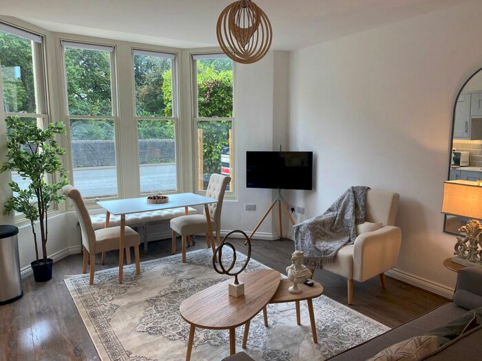 2 Bedroom Flat To Rent In North Road, Cardiff, Caerdydd, CF10