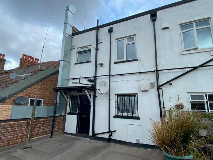 3 Bedroom Flat To Rent In Broadway, Bexleyheath, DA6