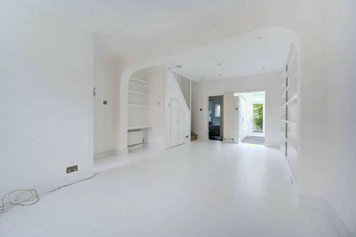 2 Bedroom Property To Rent In Lothrop Street, Kensal Town, London, W10