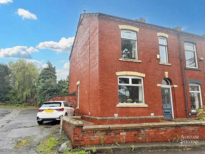 4 Bedroom End Terrace House For Sale In Counthill Road, Oldham, OL4