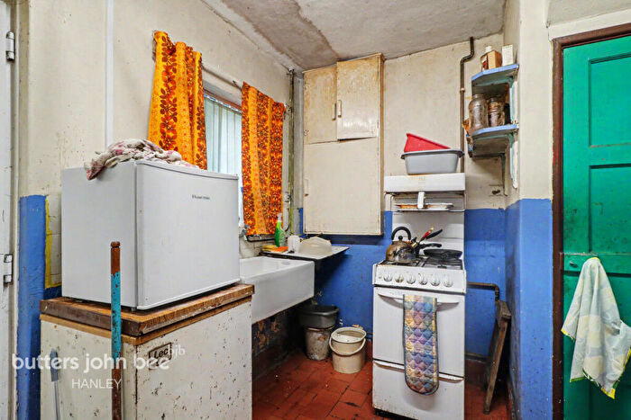 3 Bedroom Terraced House For Sale In Oversley Road Stoke-On-Trent, ST6