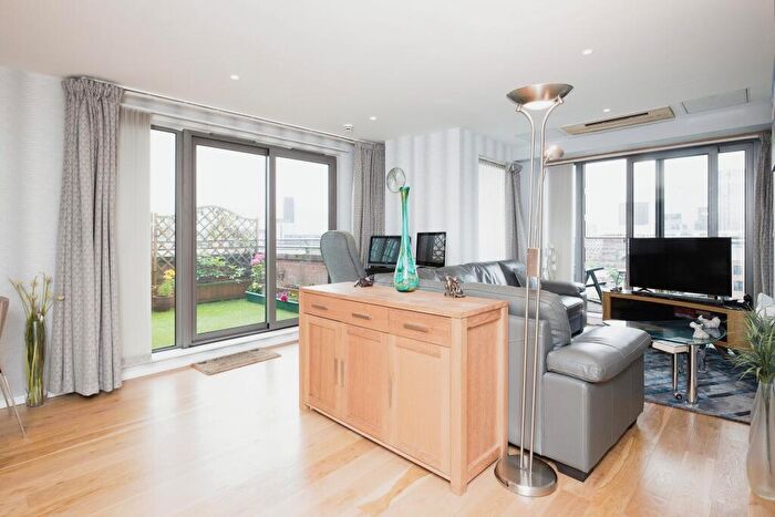 2 Bedroom Penthouse For Sale In Chester Road, Manchester, M15