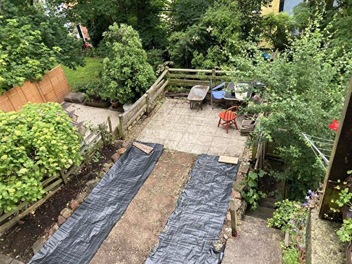 3 Bedroom Flat To Rent In Dover Place Cottages, Bristol, BS8