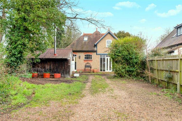 3 Bedroom Detached House To Rent In Windsor Road, Maidenhead, Berkshire, SL6