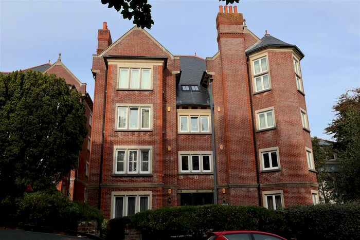 2 Bedroom Flat To Rent In Brittany Road, St. Leonards-On-Sea, TN38