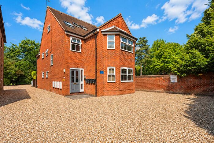 1 Bedroom Apartment To Rent In Beaconsfield Road, St. Albans, Hertfordshire, AL1
