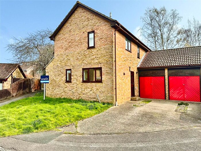 4 Bedroom Link Detached House For Sale In Hertford Close, Wokingham, Berkshire, RG41