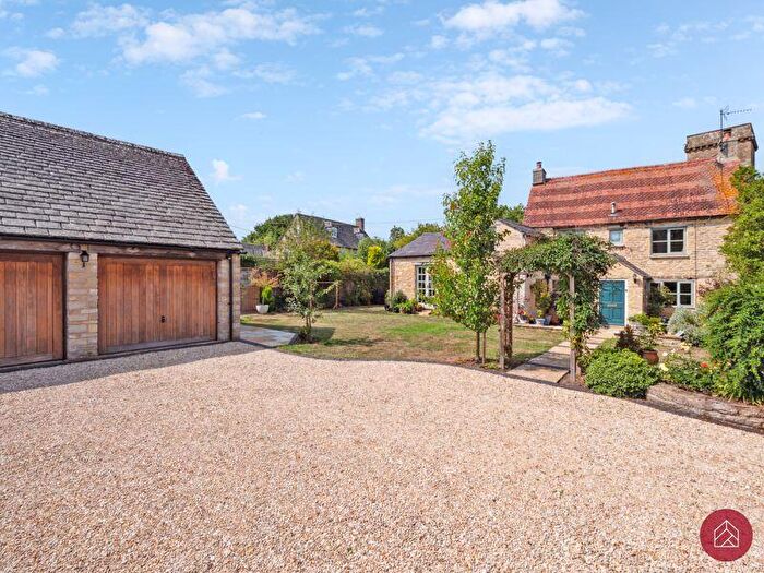 5 Bedroom Detached House For Sale In Station Road, Brize Norton, OX18