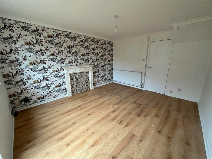 2 Bedroom End Of Terrace House To Rent In Manor Drive, Leicester, LE4