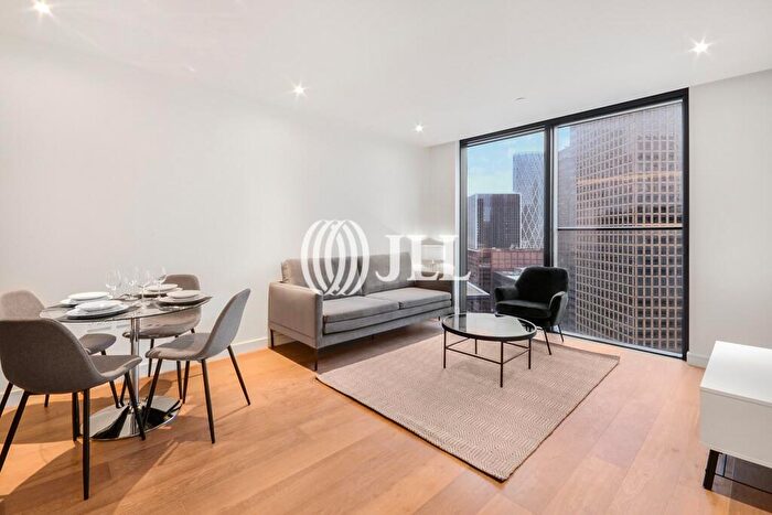 1 Bedroom Apartment To Rent In Hampton Tower, Marsh Wall, E14