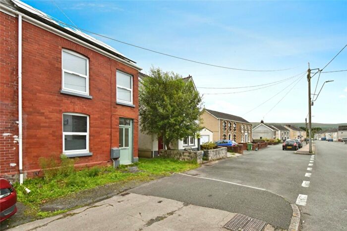 3 Bedroom End Of Terrace House For Sale In Pantyffynnon Road, Ammanford, Carmarthenshire, SA18