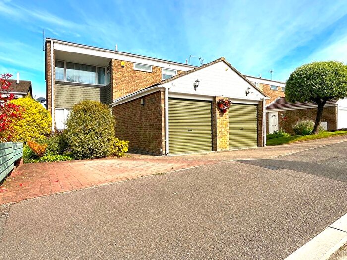 3 Bedroom Property To Rent In Berton Close, Blunsdon, Swindon, SN26