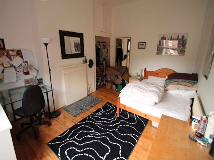 6 Bedroom House To Rent In Hyde Park Road, Leeds, LS6