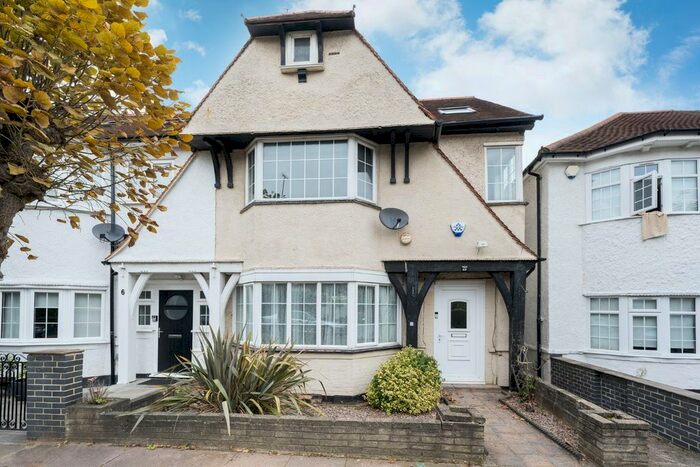 5 Bedroom Semi-Detached House To Rent In Forres Gardens, Temple Fortune, NW11