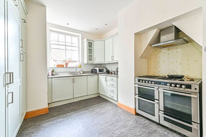 3 Bedroom Flat To Rent In Norfolk Mansions, Prince Of Wales Drive, Battersea Park, London, SW11