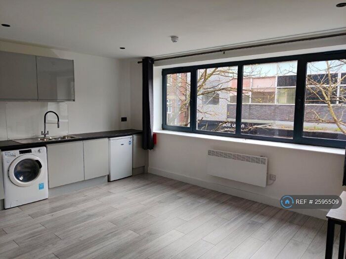 1 Bedroom Flat To Rent In Princes Street, Stafford, ST16