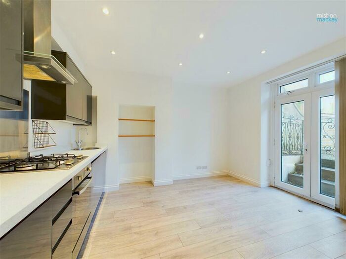 2 Bedroom Flat To Rent In Dyke Road, Brighton, BN1