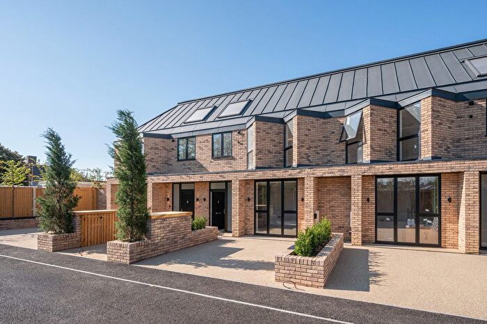 4 Bedroom Property For Sale In Winston Close, Raynes Park, London, SW20