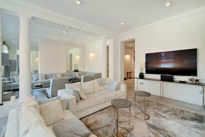 4 Bedroom Flat To Rent In Rutland Court, SW7