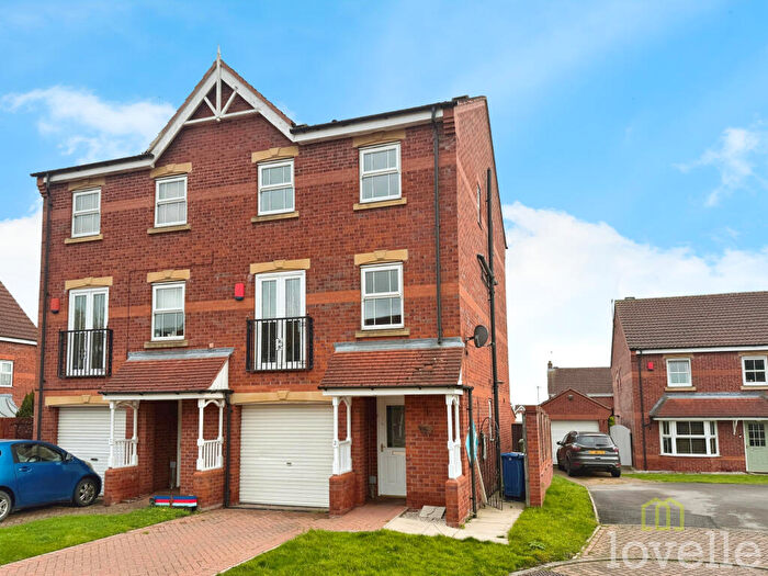 3 Bedroom Semi-Detached House For Sale In The Holt, Gainsborough, DN21