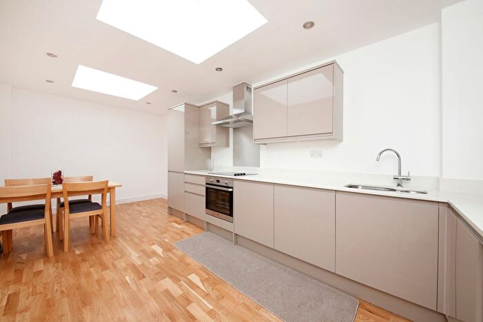 2 Bedroom Flat To Rent In Medway Street, Maidstone, ME14