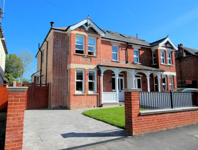 4 Bedroom Semi-Detached House To Rent In Kingsway, Woking, Surrey, GU21