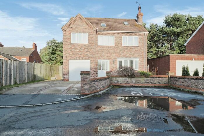 4 Bedroom Detached House For Sale In Greyfriars Road, Broughton, Brigg, DN20