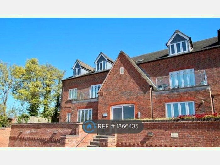 2 Bedroom Flat To Rent In Valeview House, Cotgrave, Nottingham, NG12