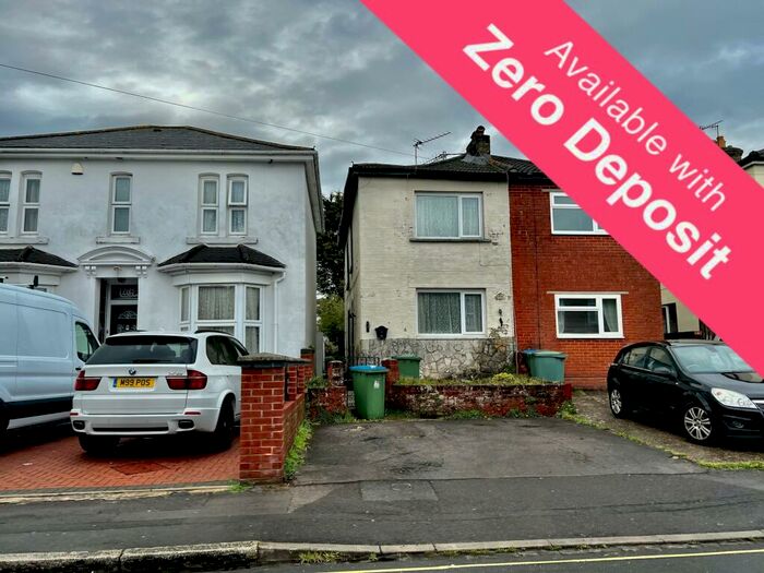 3 Bedroom House To Rent In Millbrook Road East, Southampton, SO15