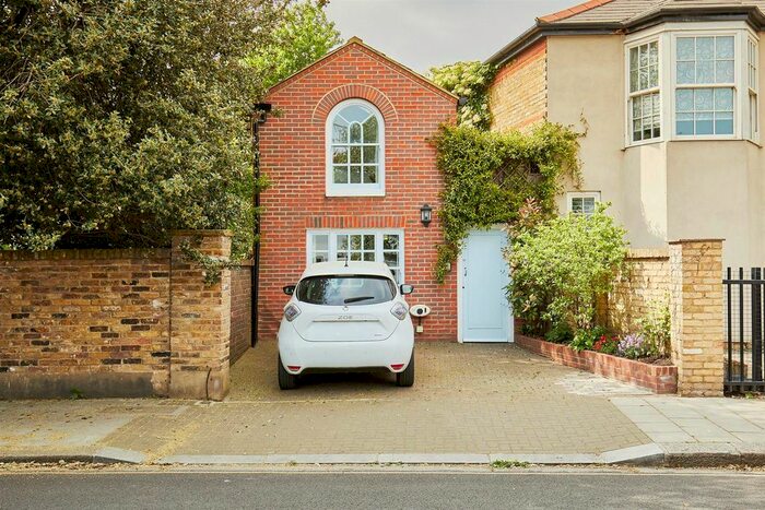 1 Bedroom Detached House To Rent In The Visible Cottage, Chiswick, W4
