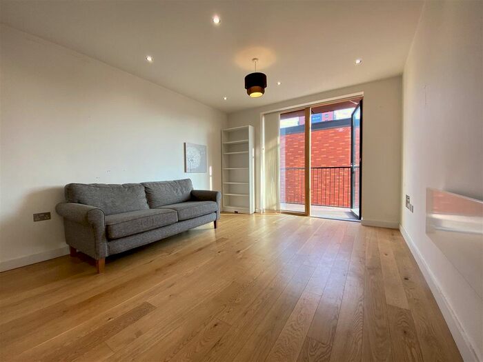 1 Bedroom Flat To Rent In Vimto Gardens, Chapel Street, Salford, M3