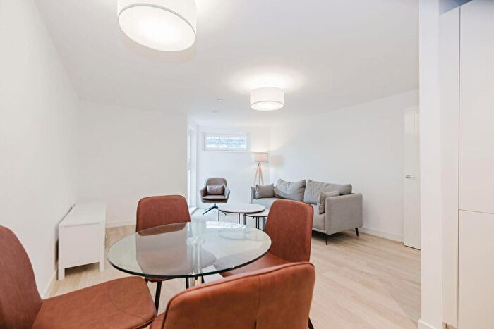 1 Bedroom Flat To Rent In L Pinkhill Park, Edinburgh, EH12