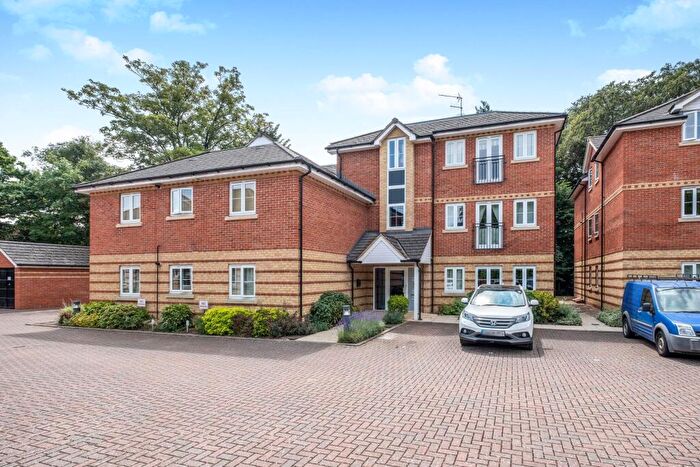 1 Bedroom Apartment To Rent In Netherby Gardens, Rectory Lane, RG12