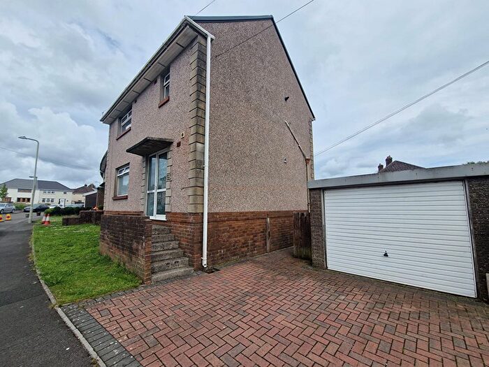3 Bedroom Semi-Detached House To Rent In The Crescent, Bridgend, Bridgend County., CF31